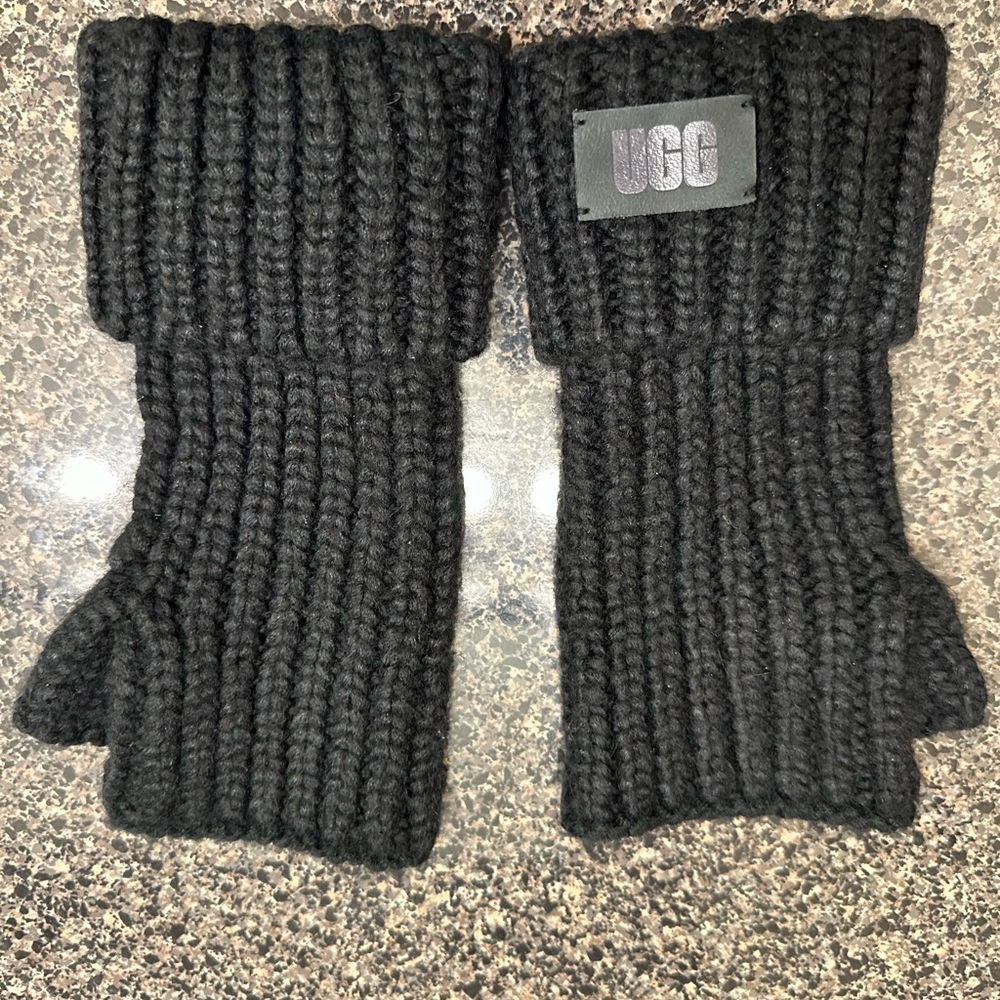 UGG Black Knit Fingerless Gloves